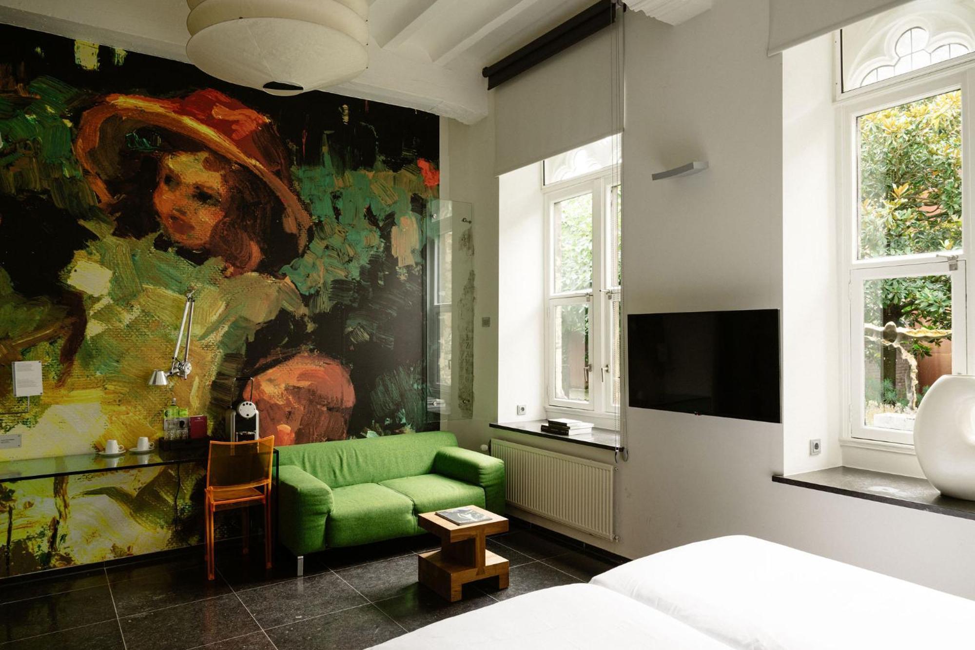 Kruisherenhotel Maastricht - Oostwegel Collection, Member Of Design Hotels Exterior photo A room at the hotel