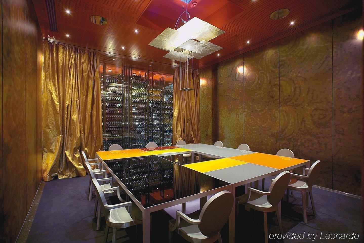 Kruisherenhotel Maastricht - Oostwegel Collection, Member Of Design Hotels Exterior photo Wine room
